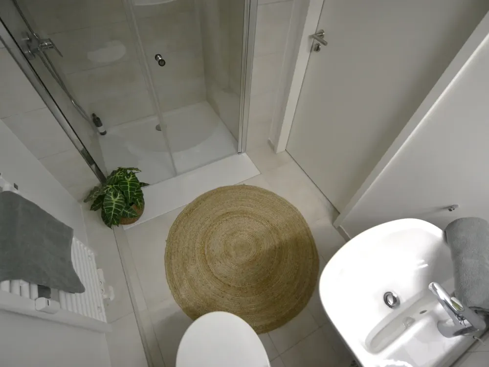Fully Furnished 1-Room Apartment - Timelessly Modern in Köln Kalk