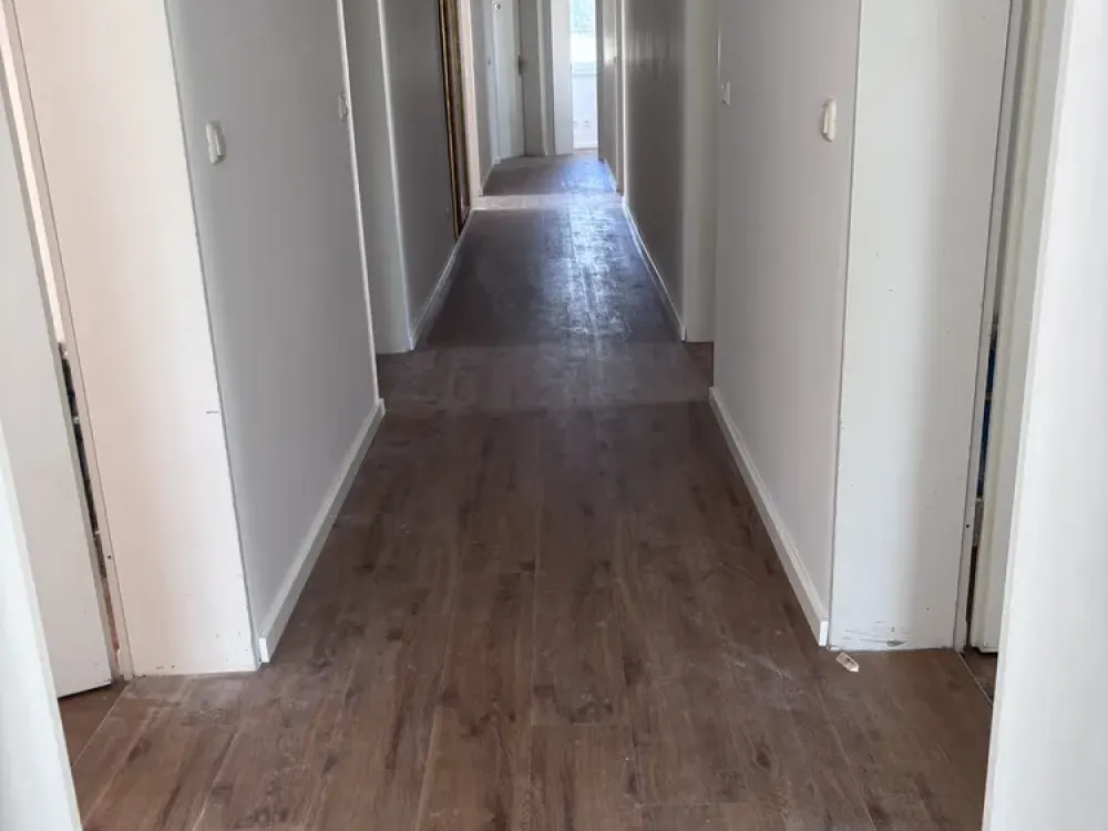 Frisch saniert: Helle möblierte 2-Zimmer-Wohnung in Hallbergmoos