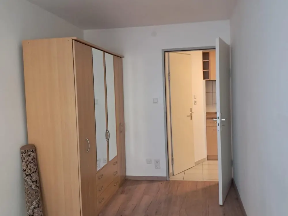 2-Zimmer Wohnung mit Balkon nur an Student.