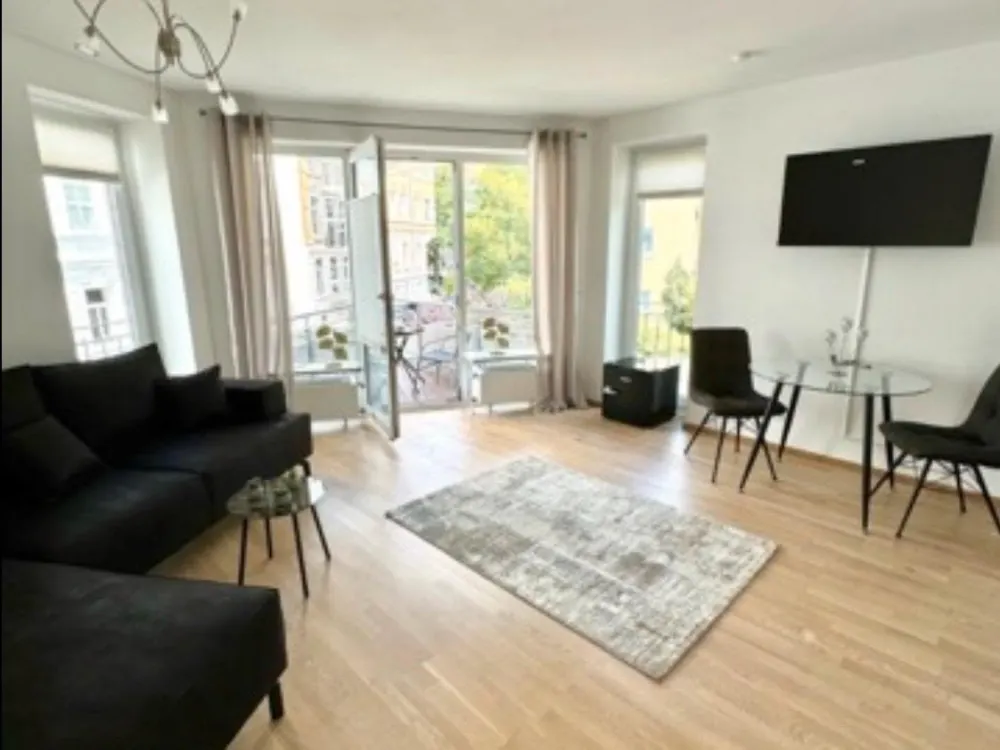 Helle 1-Zimmer-Wohnung mit Balkon im Zooviertel
