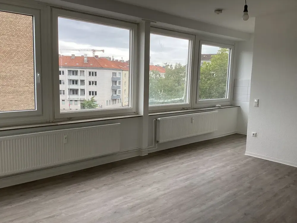 City-Lage, Renovierte 1-Zimmer-Wohnung, ca. 35 m², ab sofort verfügbar