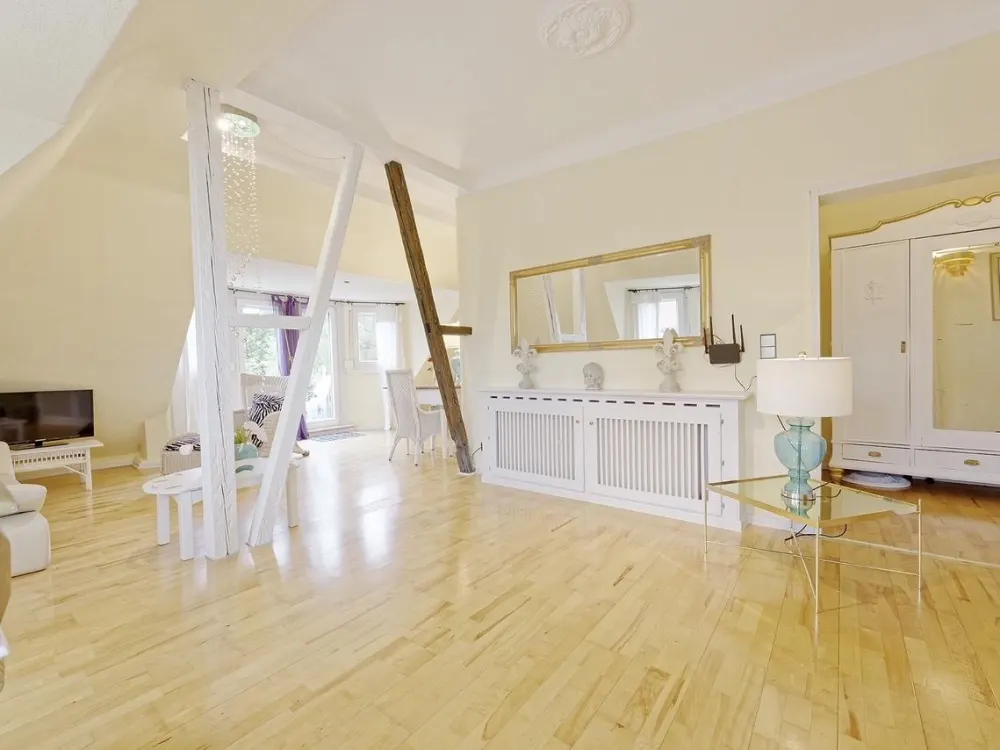 exclusive DG Loft- Maisonettewohnung in Jugendstilvilla in Park