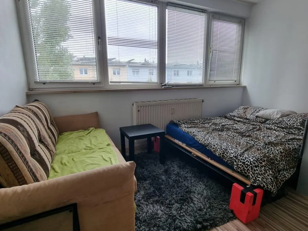 Nachmieter gesucht ab dem 01.08 für ein ca. 25m Einzelzimmer