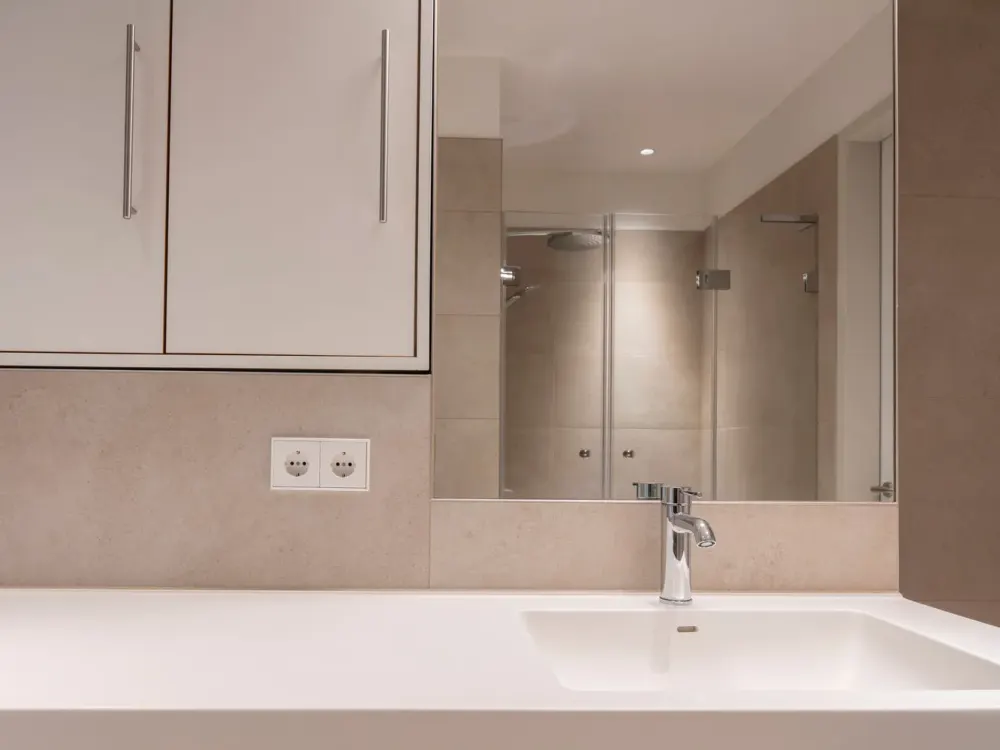 Comfortable 2-Room Apartment on the 4th Floor with Large South-Facing Terrace and Green View