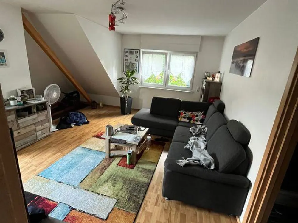 Gepflegte Dachgeschosswohnung, 3,5 Zimmern und Balkon in Dortmund