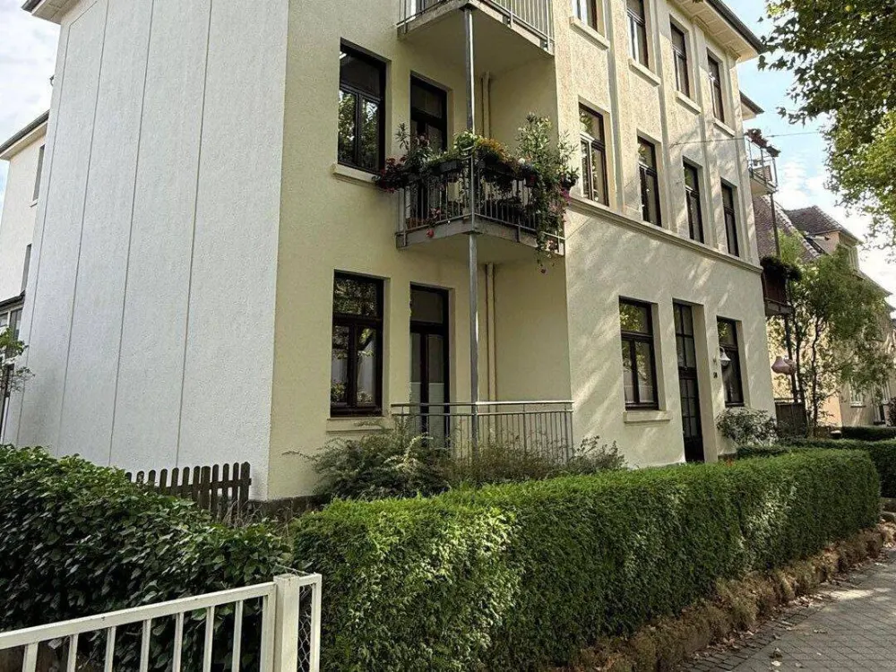 Spacious 5-Room Ground Floor Apartment with Garden Area, Suitable for Shared Living