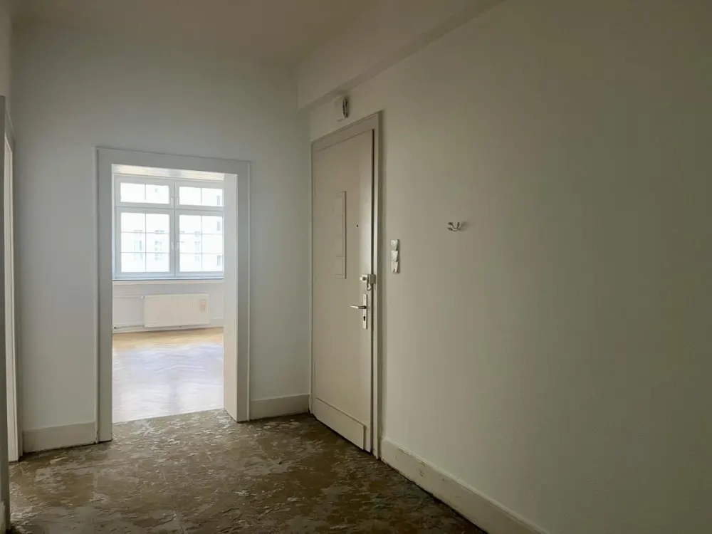 Charmante Altbauwohnung in D-Oberkassel mit 2 Balkonen