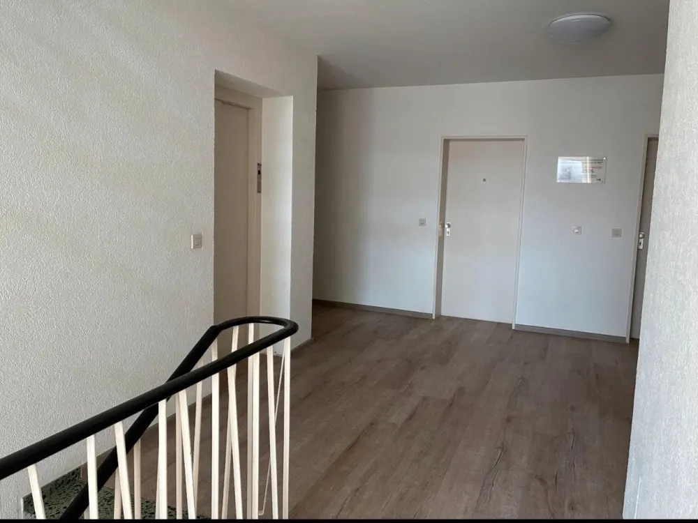 Central & Worry-Free: 75m² in the Government District St. Johann, 770€