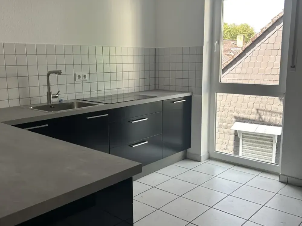 Renovated 4.5-Room Apartment in Bergisch Gladbach