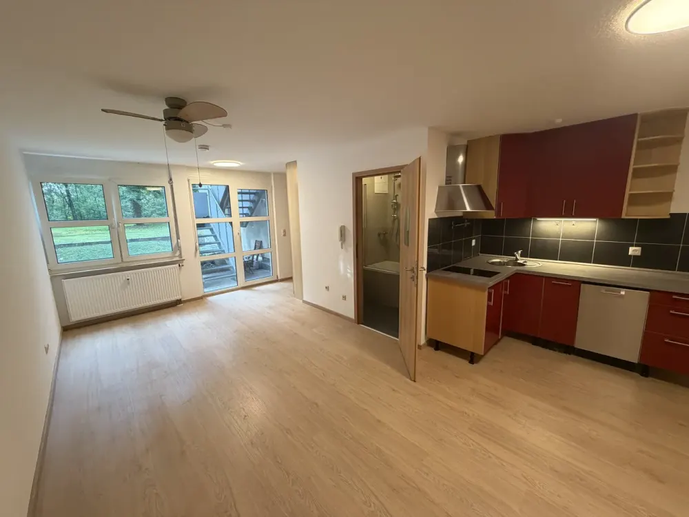 Sanierte 1-Zimmer-Studenten-Wohnung mit Terrasse am Burgberg