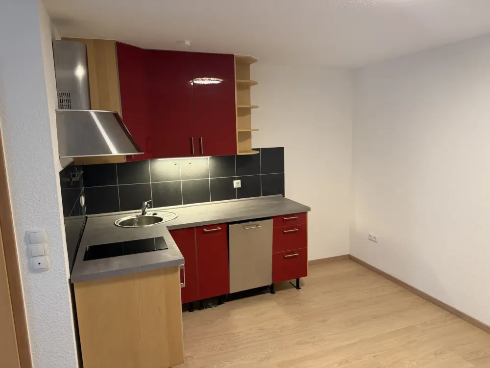 Sanierte 1-Zimmer-Studenten-Wohnung mit Terrasse am Burgberg