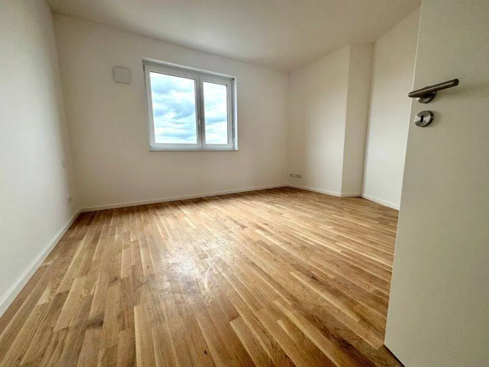 Moderne 5-Raum-Familienwohnung im Erstbezug mit 2 großen Balkonen, 2 Bädern und offener Küche inkl. EBK