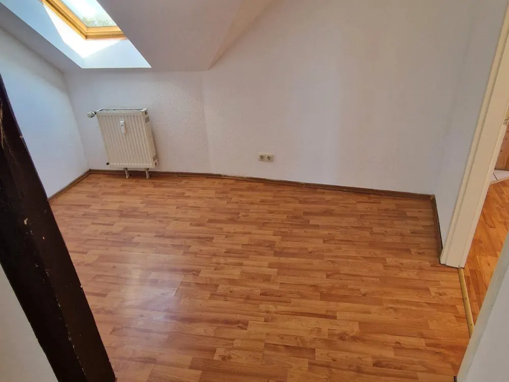 Bright 3-Room Apartment with Spacious Living Area in Arnstadt