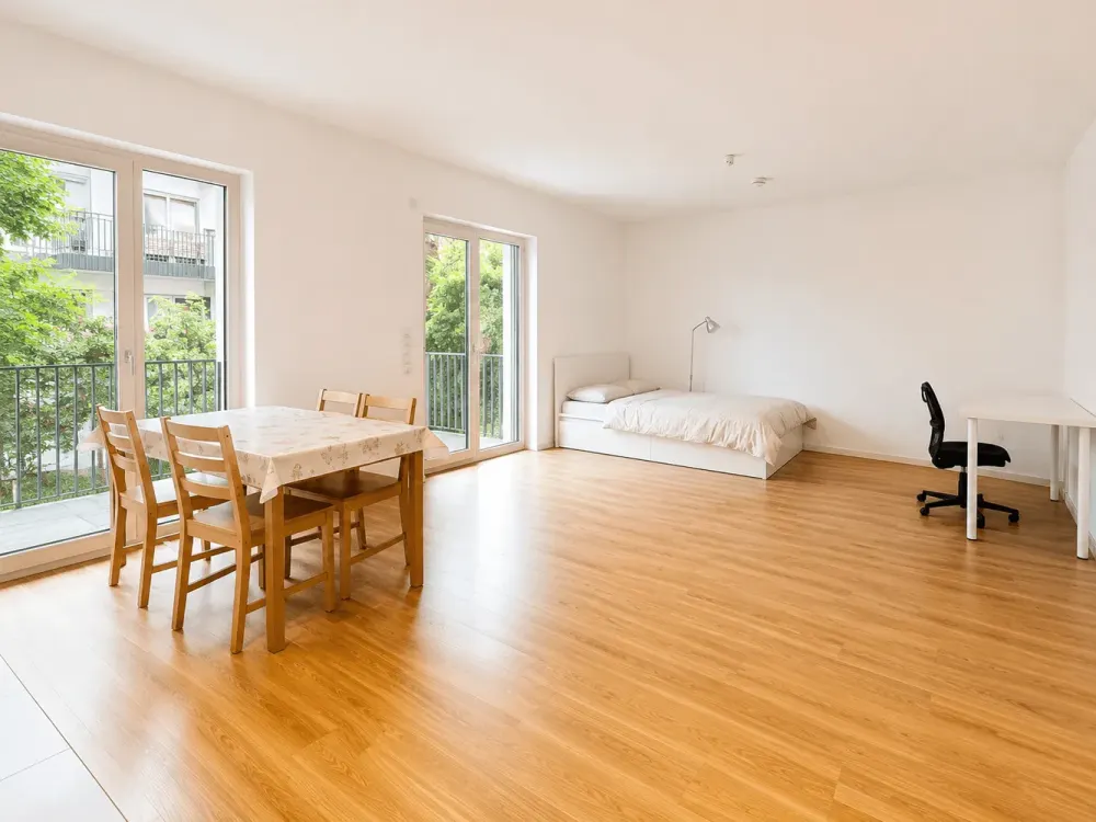 Central 1-Room Apartment | Large Balcony | Fitted Kitchen | Underfloor Heating