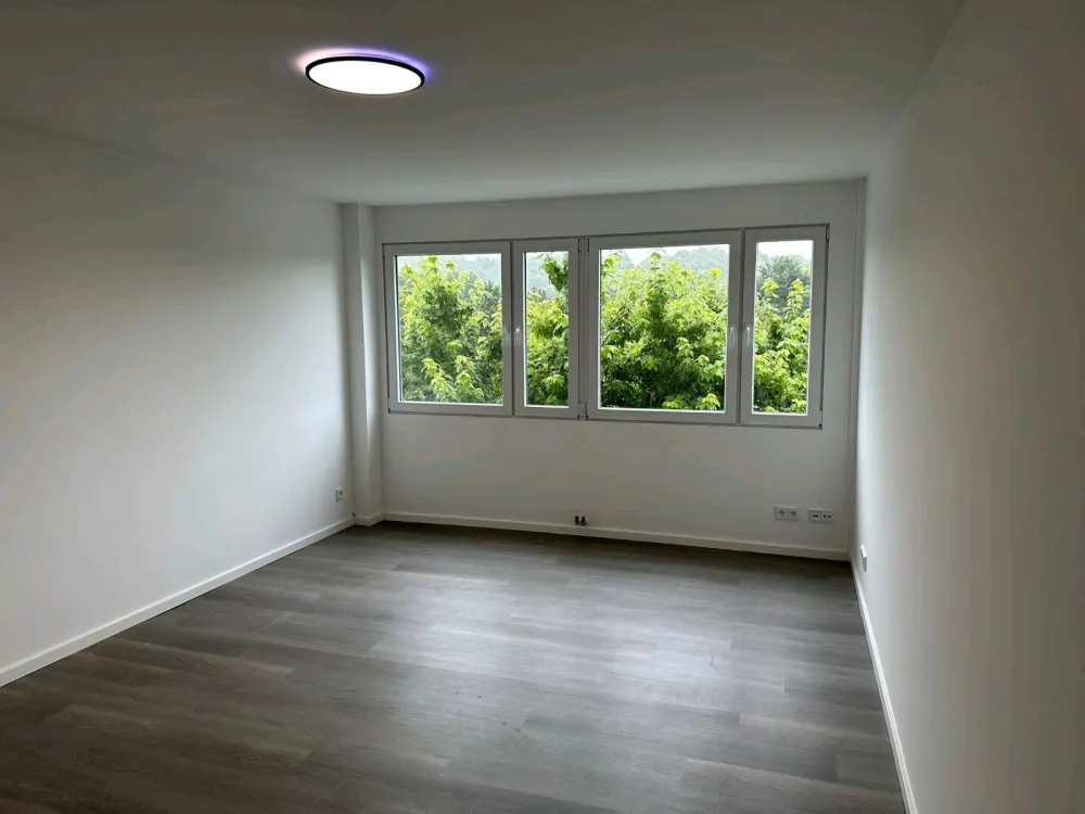 3er Studenten WG Handwerker Wohnung ab 01.11.2026 zu vermieten.