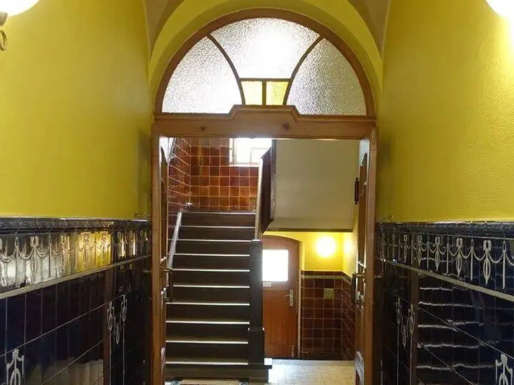 Solide 3 Zimmer Altbauwohnung in schönem Jugendstilhaus