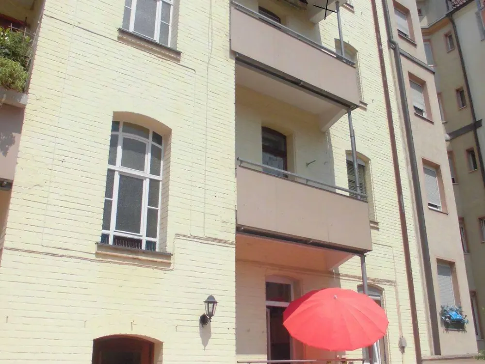 Solide 3 Zimmer Altbauwohnung in schönem Jugendstilhaus