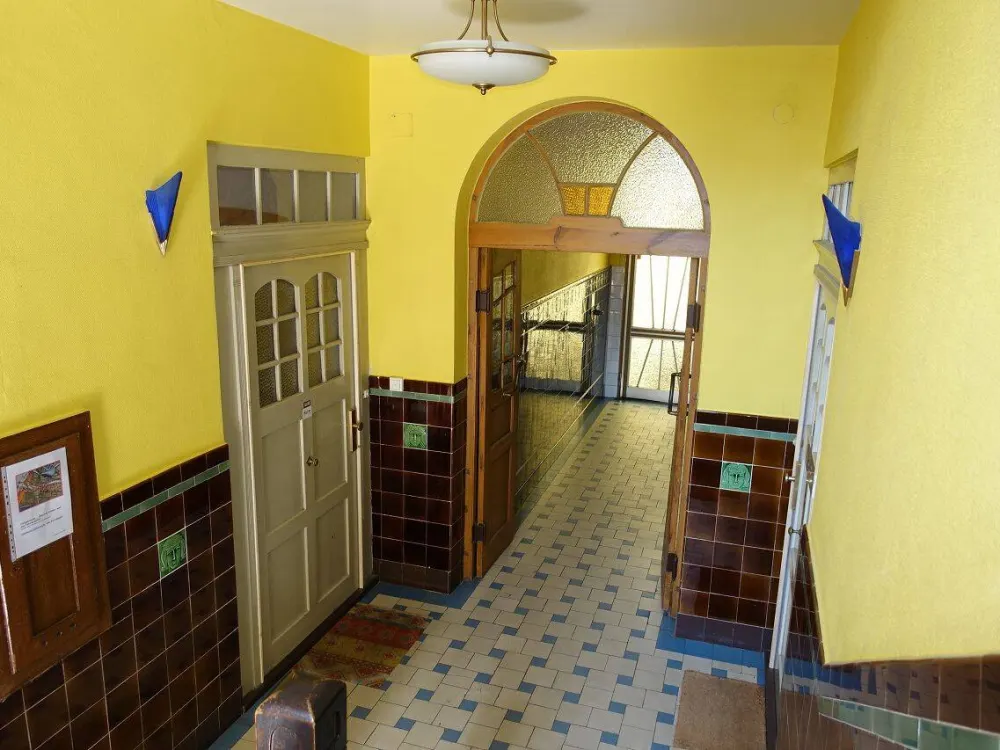 Solide 3 Zimmer Altbauwohnung in schönem Jugendstilhaus