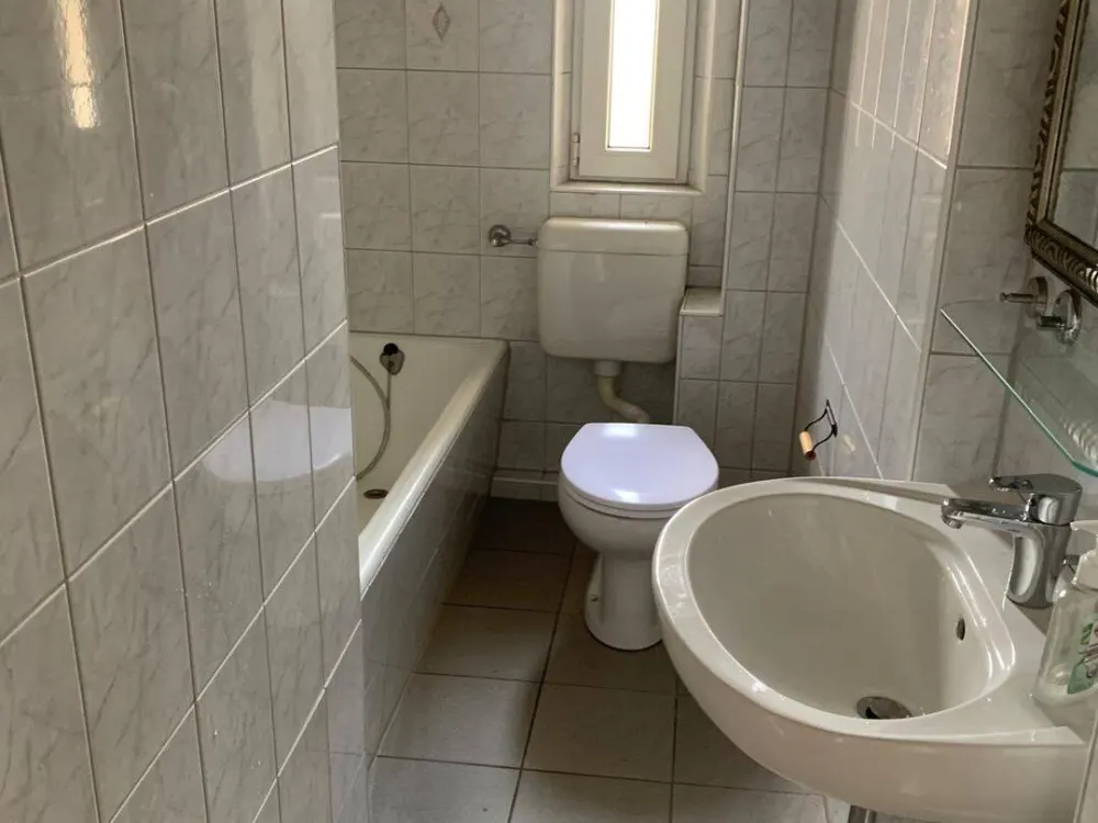 Solide 3 Zimmer Altbauwohnung in schönem Jugendstilhaus