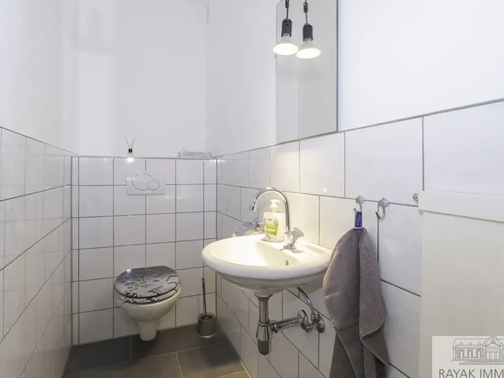 Renovierte 2-Zimmer-Erdgeschosswohnung zu vermieten in Düsseldorf-Garath - Rayak Immobilien Ihr Makl
