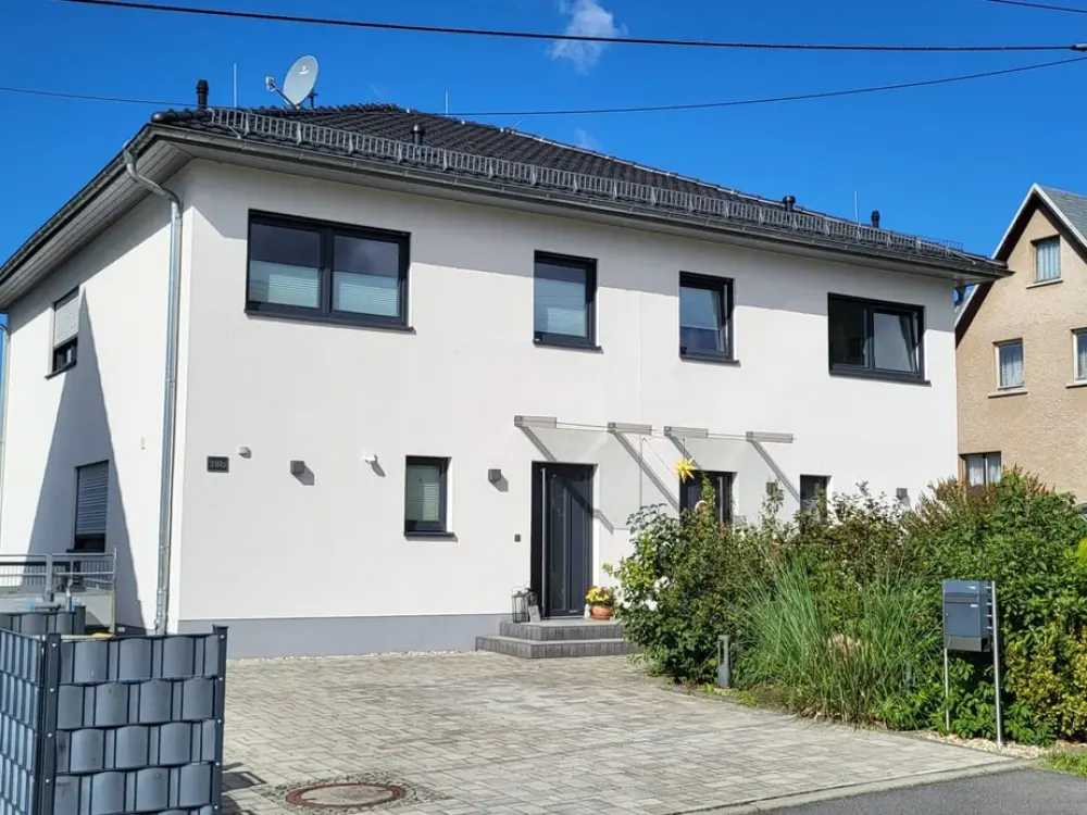 4-Room Semi-Detached House with High-Quality Interior in Pirna-Zatschke