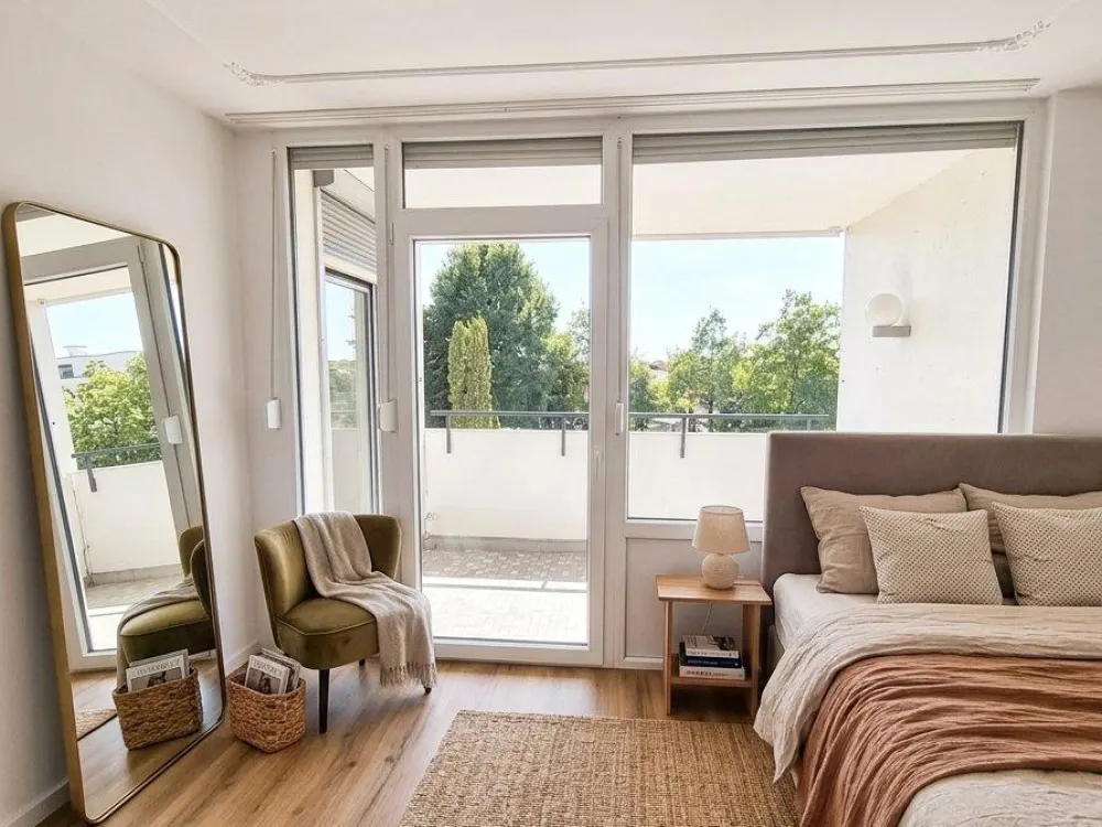 Frisch saniert: 2,5-Zimmer-Wohnung, Multifunktionsraum, Südbalkon