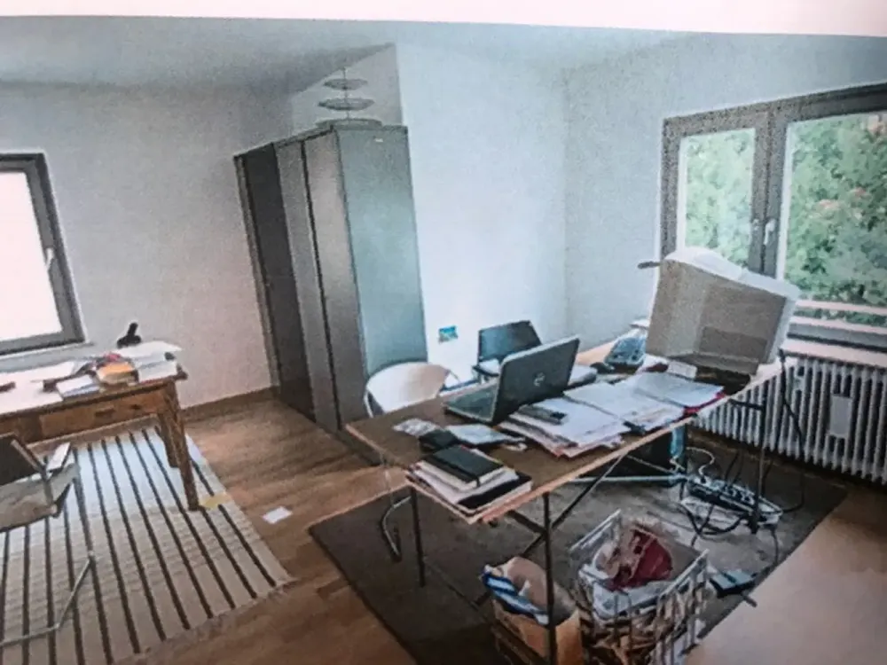 Modernized 5-Room Apartment with Fitted Kitchen in Offenbach Westend at Dreieichpark