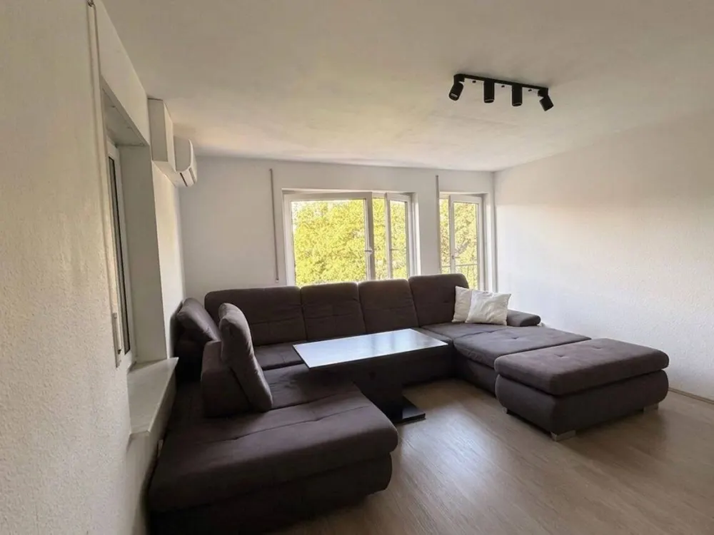 Klimatisiert 3-Zimmer-Wohnung mit Balkon & Terrasse | Frankfurt Goldstein