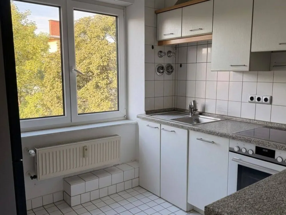 Klimatisiert 3-Zimmer-Wohnung mit Balkon & Terrasse | Frankfurt Goldstein