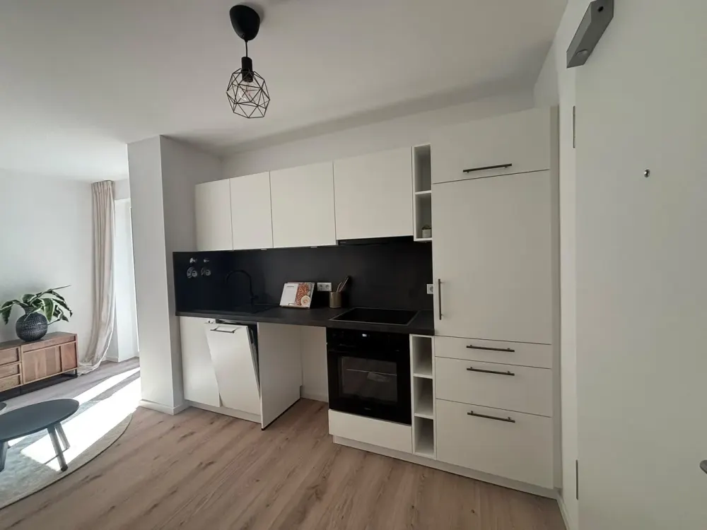 Exklusive Neubauwohnungen in der Schweinauer Hauptstraße, Mit Einbauküche & Stellplatz