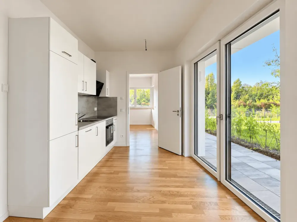 NEW BUILDING AT NEUER PARK | One room, two terrace accesses, many possibilities