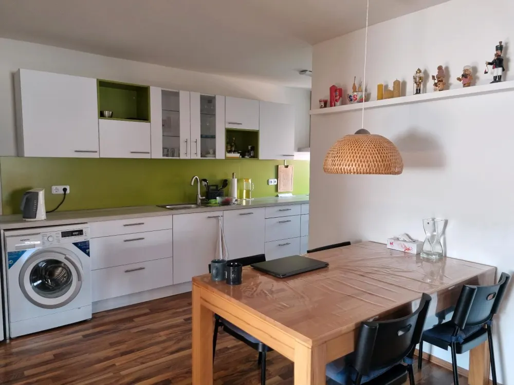 Frauen WG Zimmer zu vermieten