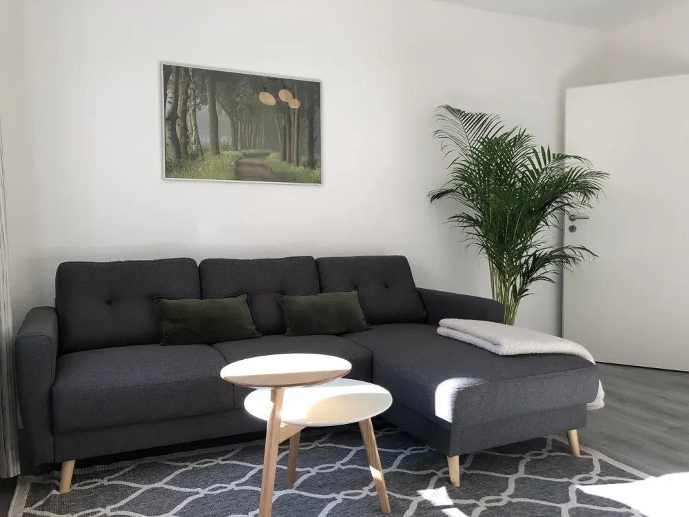 2-Zimmer-Wohnung möbliert mit Balkon! Bestlage in Stuttgart! Für 10 Monate!