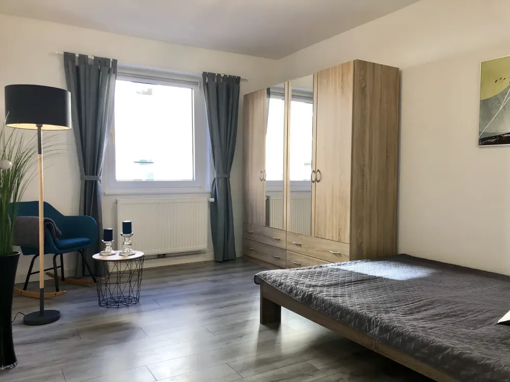 2-Zimmer-Wohnung möbliert mit Balkon! Bestlage in Stuttgart! Für 10 Monate!