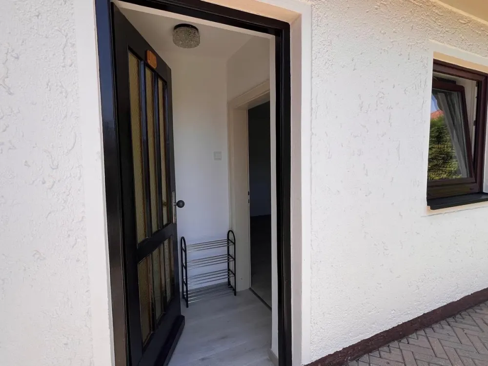 2-Zimmer Wohnung voll möbliert