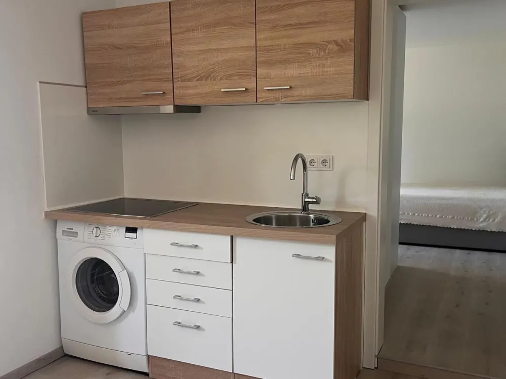 2-Zimmer Wohnung voll möbliert