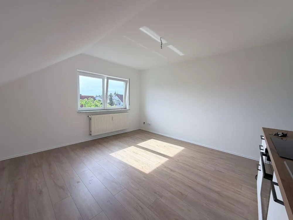 Moderne, kernsanierte Dachgeschosswohnung in Bruchköbel, stilvoll wohnen auf ca. 30 m²