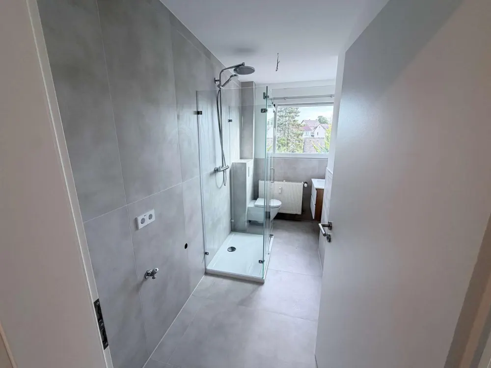 Moderne, kernsanierte Dachgeschosswohnung in Bruchköbel, stilvoll wohnen auf ca. 30 m²