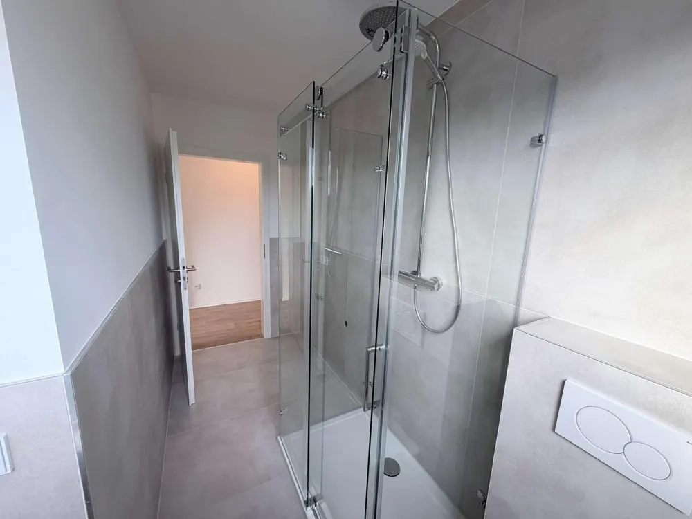 Moderne, kernsanierte Dachgeschosswohnung in Bruchköbel, stilvoll wohnen auf ca. 30 m²