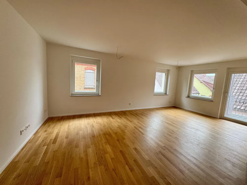 Stilvoll sanierter Altbau mit Balkon in zentraler Lage