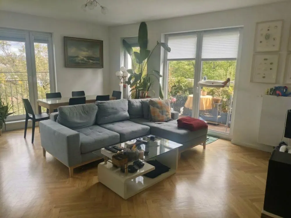 Partially Furnished Apartment (3 Rooms) for Rent / Stadtpark