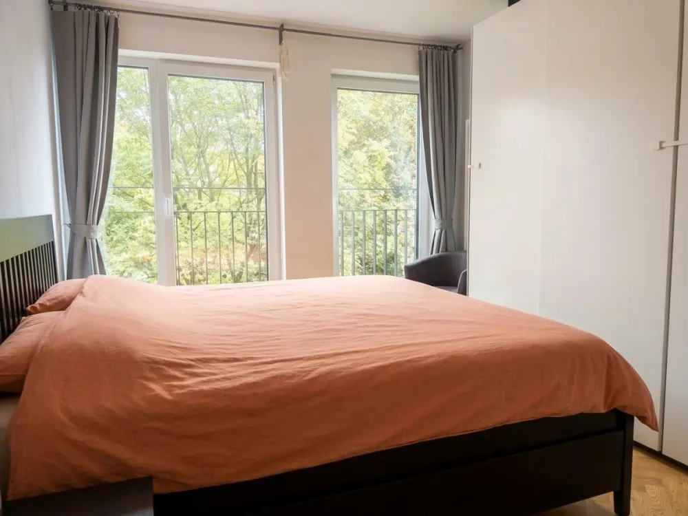 Partially Furnished Apartment (3 Rooms) for Rent / Stadtpark