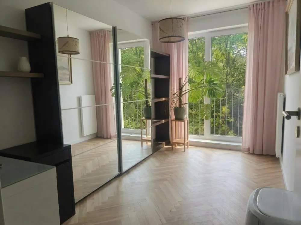 Partially Furnished Apartment (3 Rooms) for Rent / Stadtpark