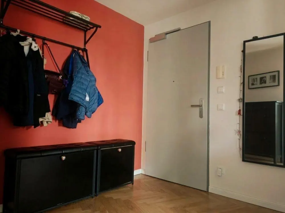 Partially Furnished Apartment (3 Rooms) for Rent / Stadtpark