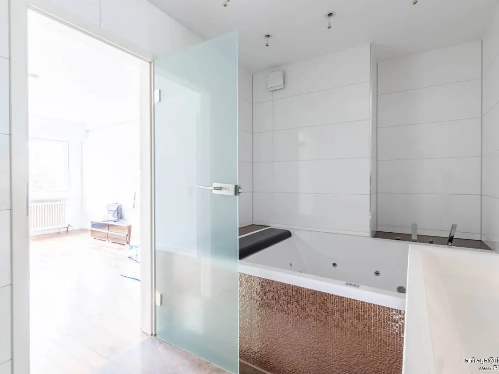 Welc(H)ome® by RIDA FLATS - Living with a View of the Cathedral in the Heart of Cologne's Old Town