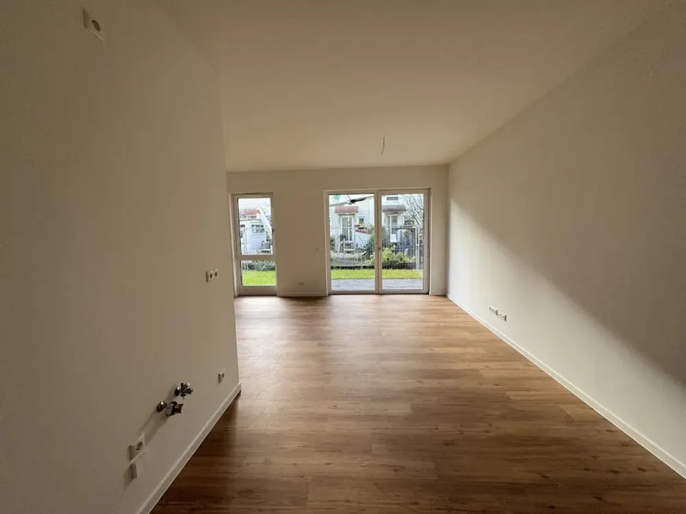 *Neubau in Altglienicke, modernes Wohnen im Grünen*