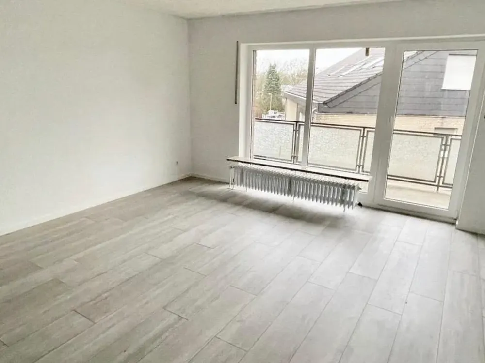 Von priv. - schönes 1-Zi. Single-Appartement in Pad Schloß Neuhaus, ruhige Lage m. Balkon 2.OG
