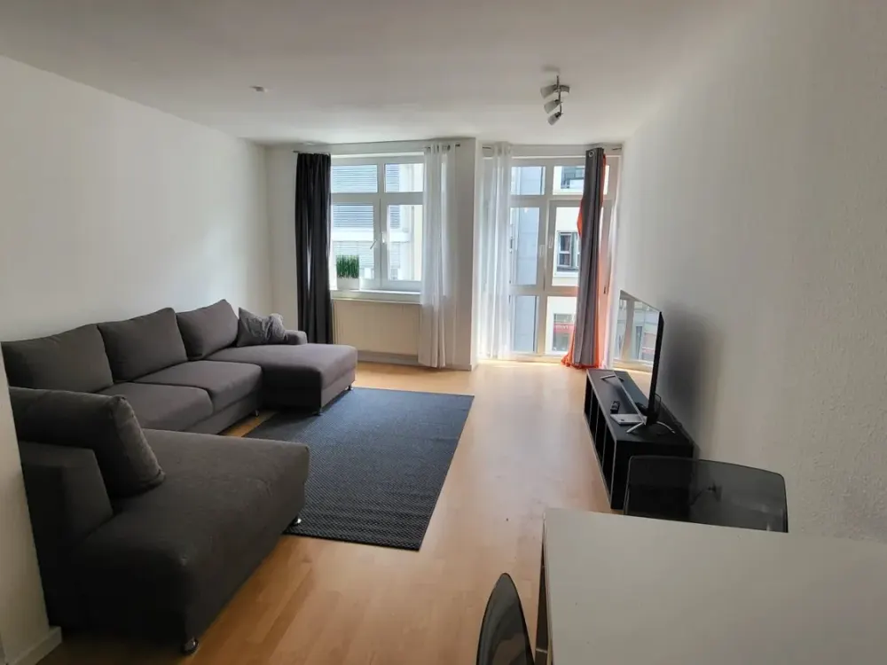Bezugsfertige möblierte Zwei-Zimmer Wohnung in Köln Altstadt-Nord