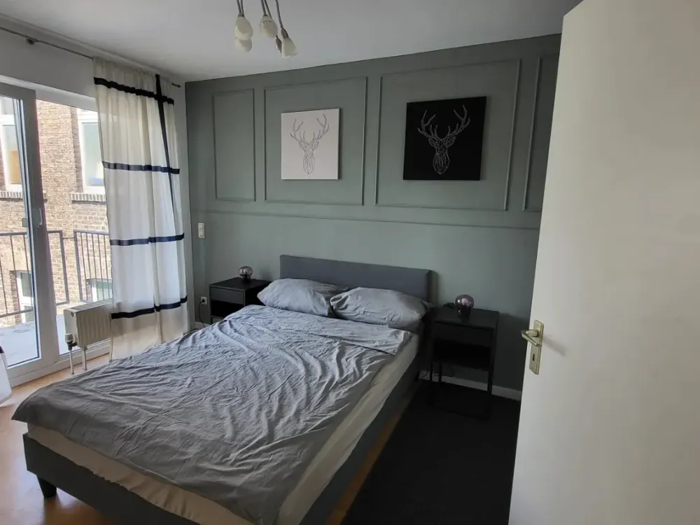 Bezugsfertige möblierte Zwei-Zimmer Wohnung in Köln Altstadt-Nord