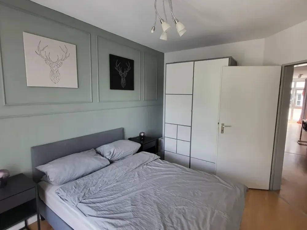 Bezugsfertige möblierte Zwei-Zimmer Wohnung in Köln Altstadt-Nord